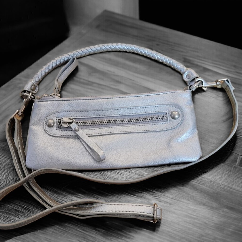 Hollywood Intuition by Jaye Hersh Silver Moto Wristlet/Clutch/Crossbody Bag